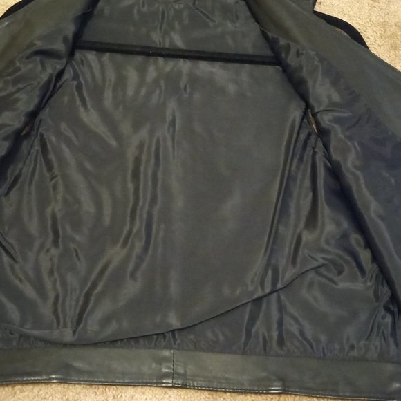 Northern Plains Leather Vest - Picture 3 of 4